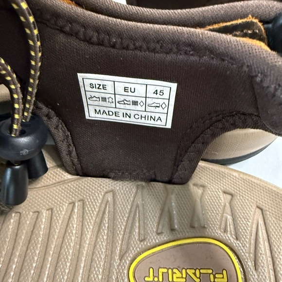 Brown and Black Hiking Sandals with Adjustable Straps - Picture 6 of 7